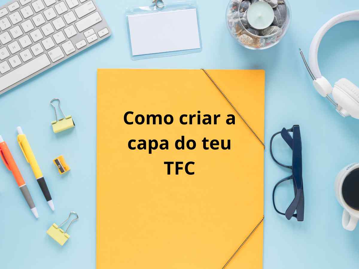 Capa do TFC com documentos organizados, teclado e materiais de escritório