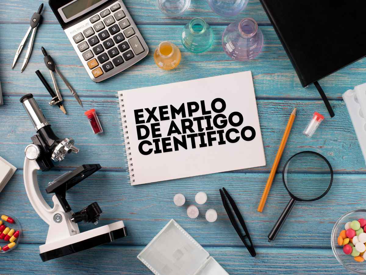 Imagem mostrando laboratório e materiais científicos com um caderno escrito 'Exemplo de Artigo Científico'.