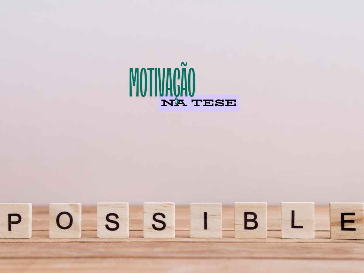 Cartas com letras formando a palavra "POSSIBLE" representando motivação.